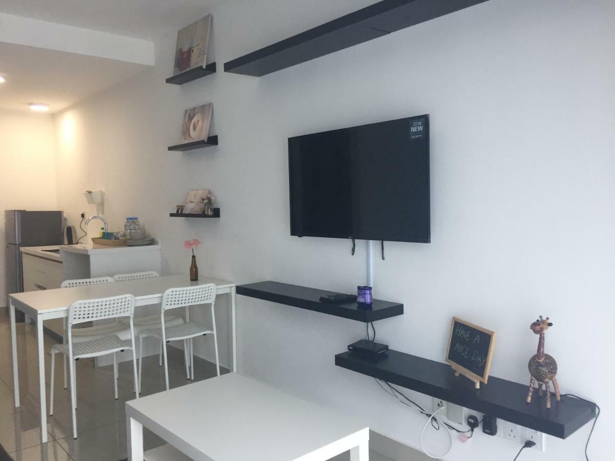 Vivian'S Studio Trefoil Setia Alam Shah Alam Exteriör bild