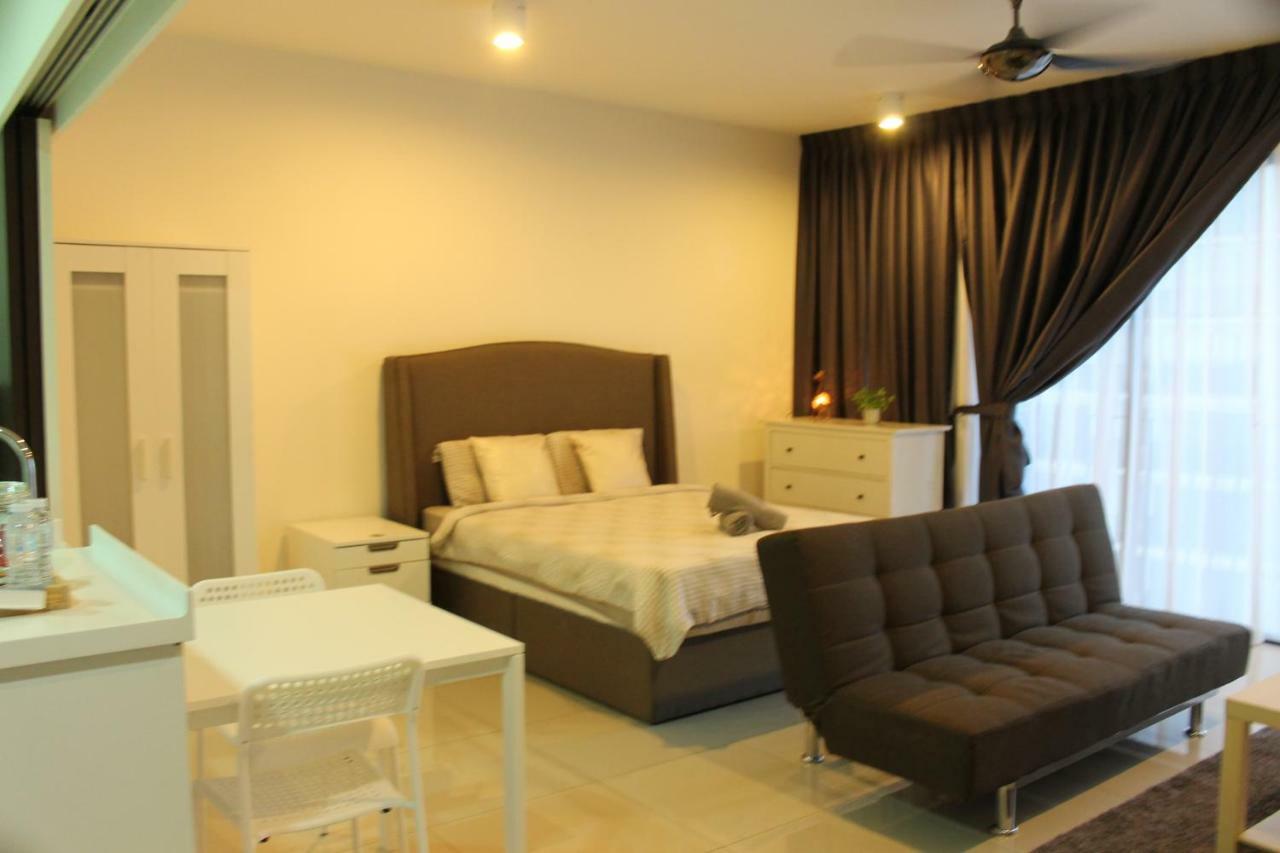 Vivian'S Studio Trefoil Setia Alam Shah Alam Exteriör bild
